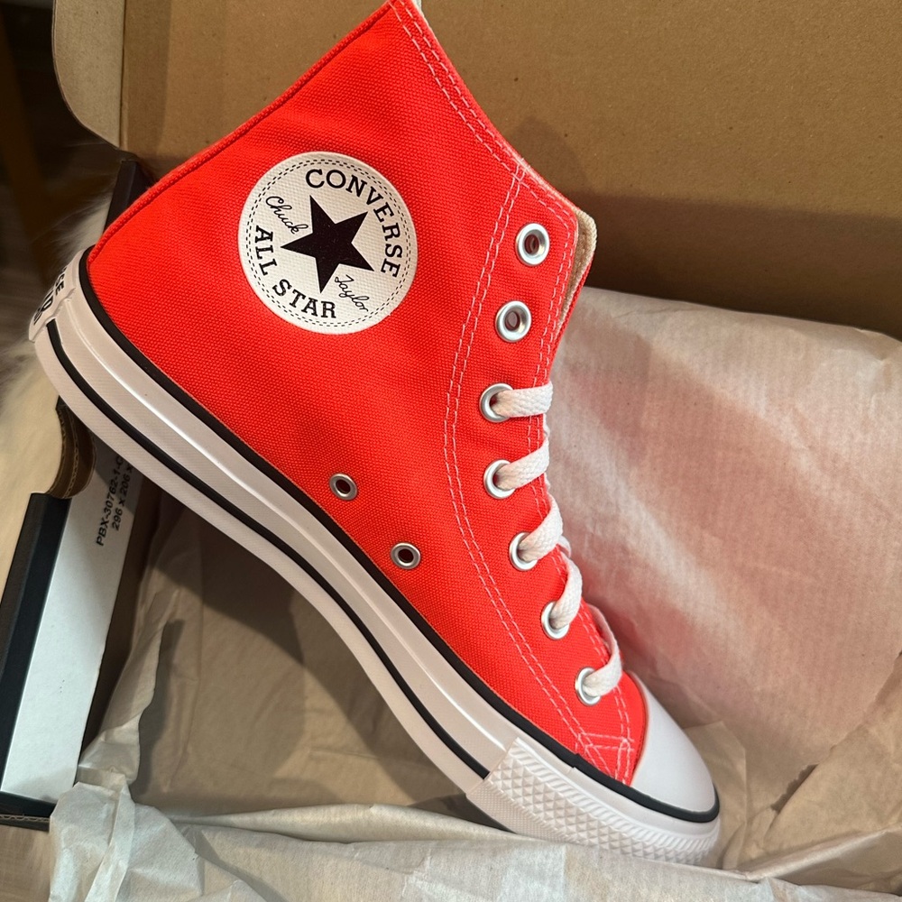 Chuck Taylor All Star High 'Bright
Crimson' - Picture 10 of 12